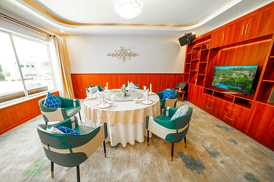 Pursat Riverside Hotel & Spa