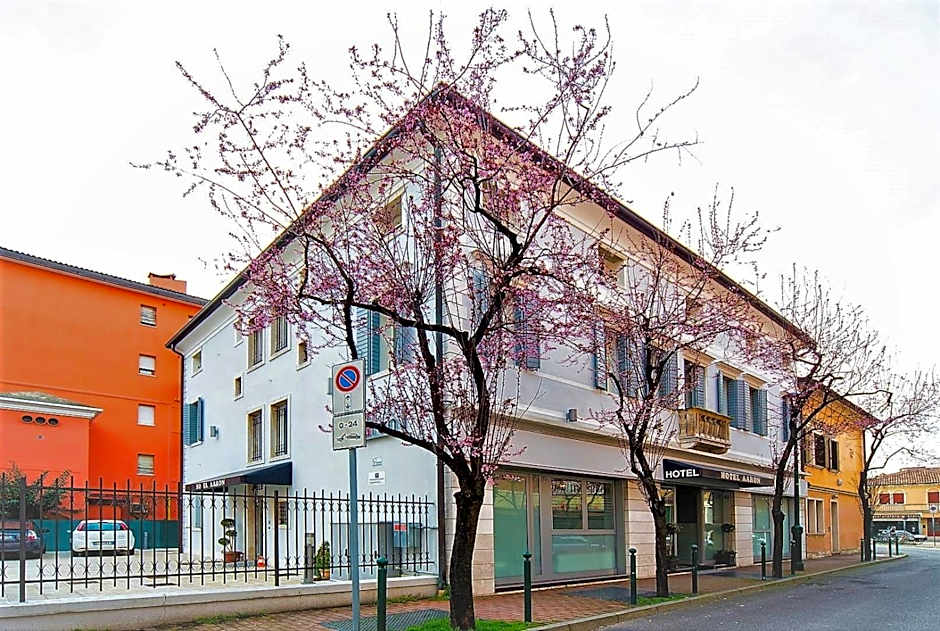 Hotel Aaron