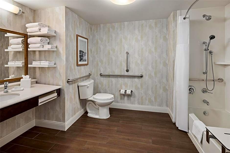 Hampton Inn By Hilton Minneapolis/Roseville, MN