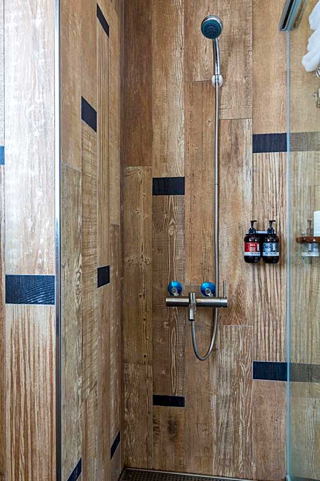 Party of the Ocean B&B