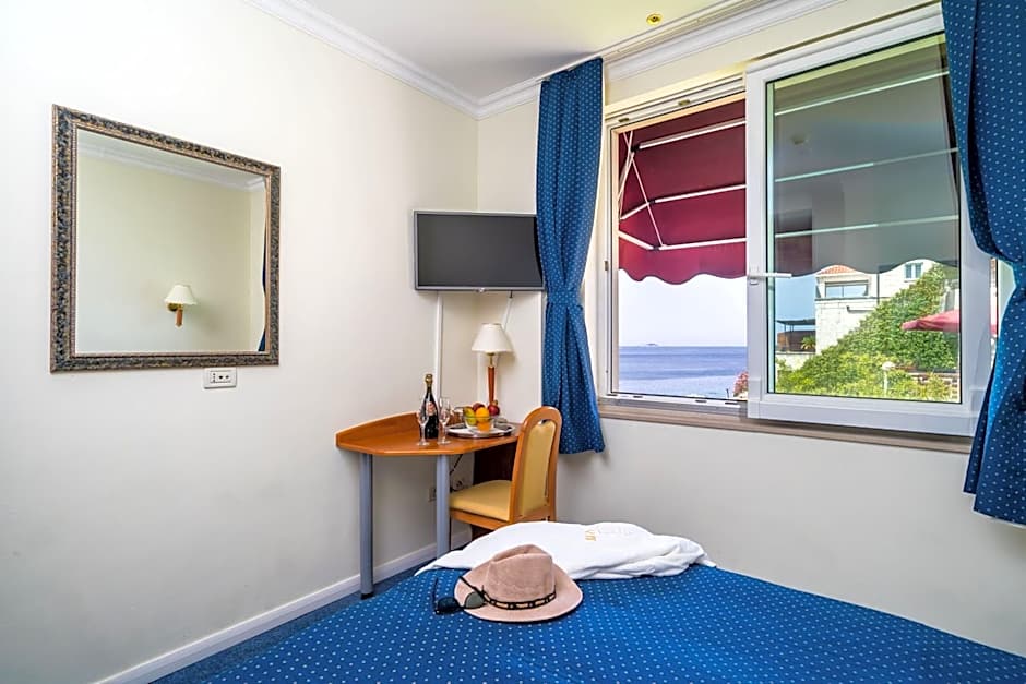 Boutique & Beach Hotel Villa Wolff