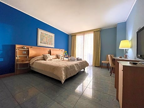 Marina Palace Hotel & Congress Hall