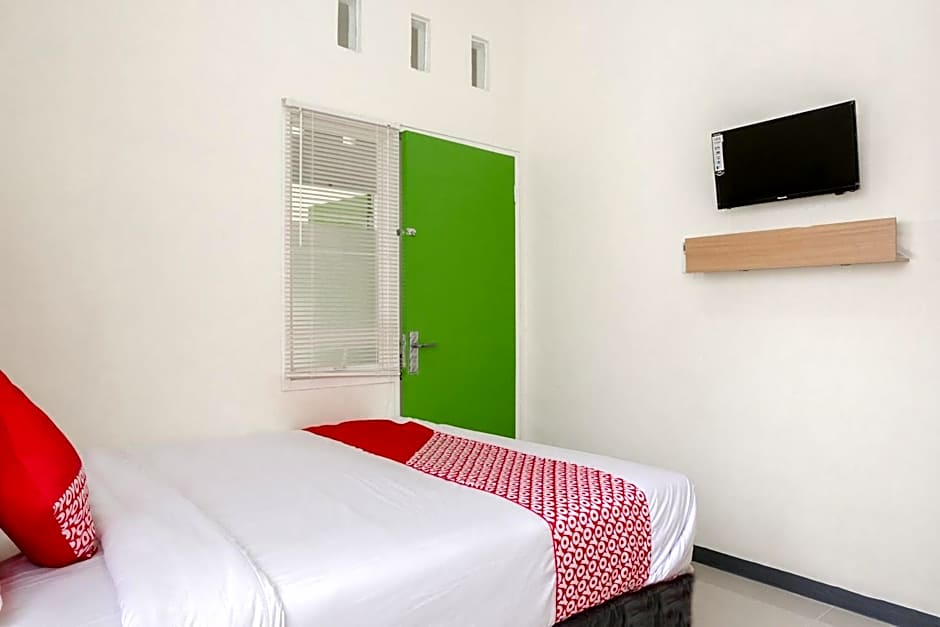 OYO Flagship 1603 Antosa Family Residence Silver Key