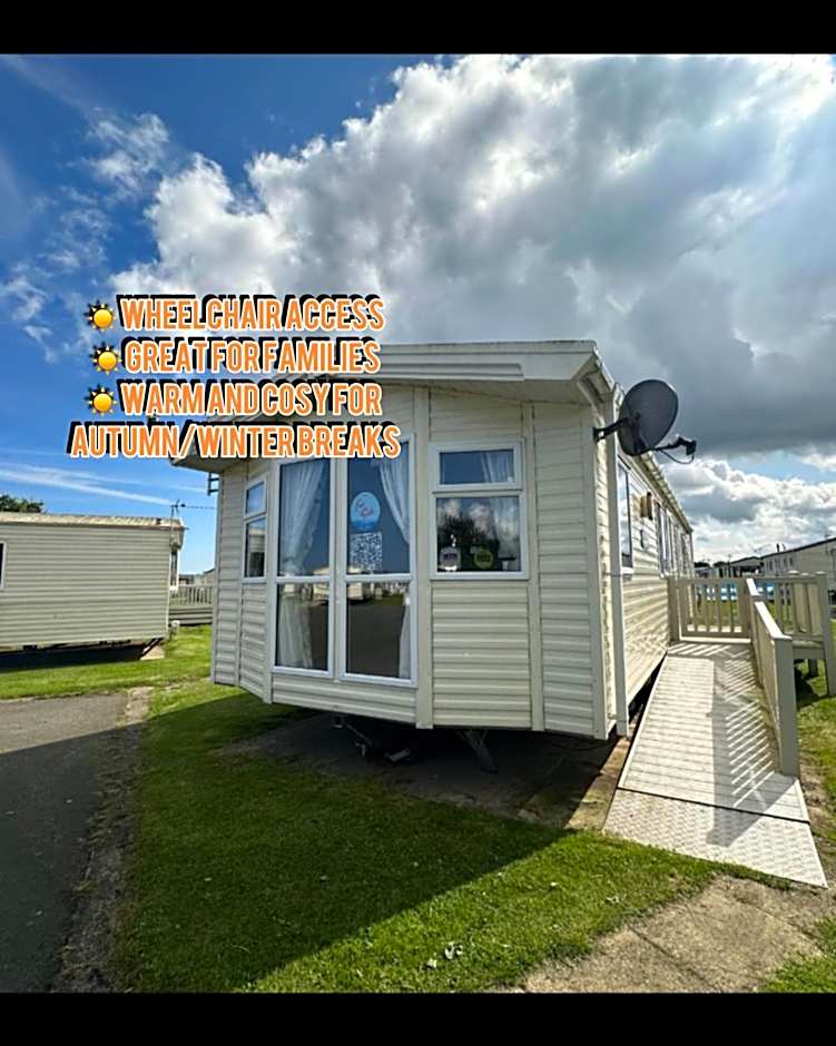 Luxury static caravan, 6 berth, Marine Holiday Park, Rhyl, Wales