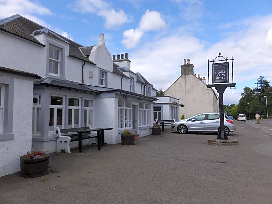 Novar Arms Hotel