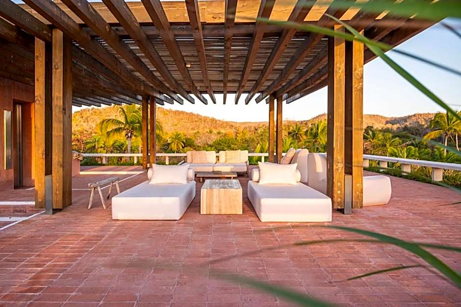 El Careyes Club & Residences