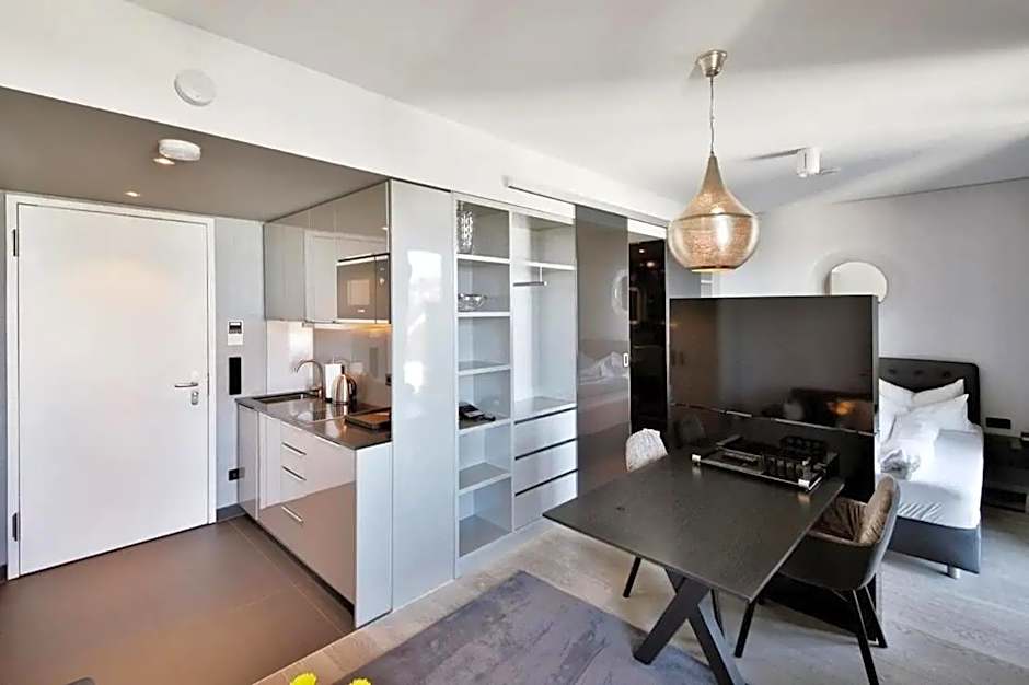 Sky Aparthotel