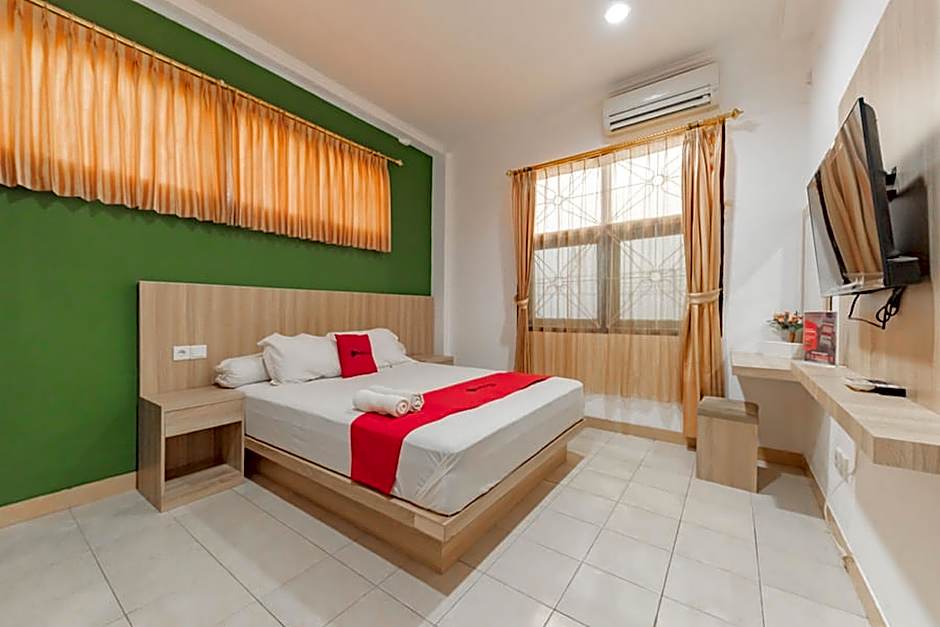 RedDoorz Syariah near Taman Bekapai 2