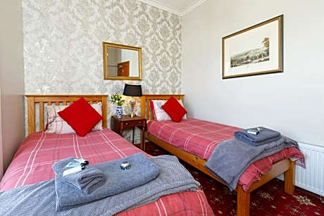 Standard Twin Room with Garden View