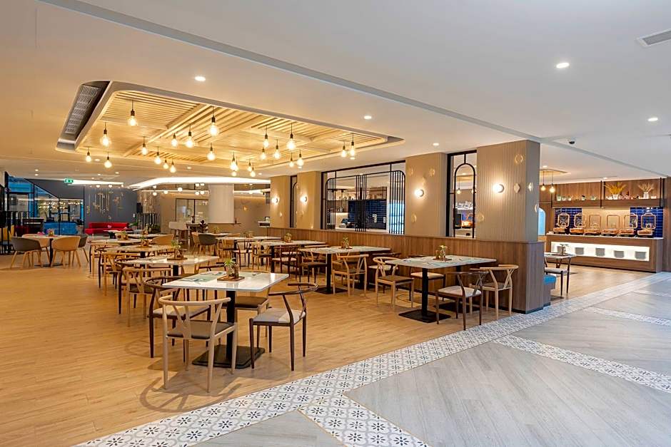 Centara Life Hotel Bangkok Phra Nakhon