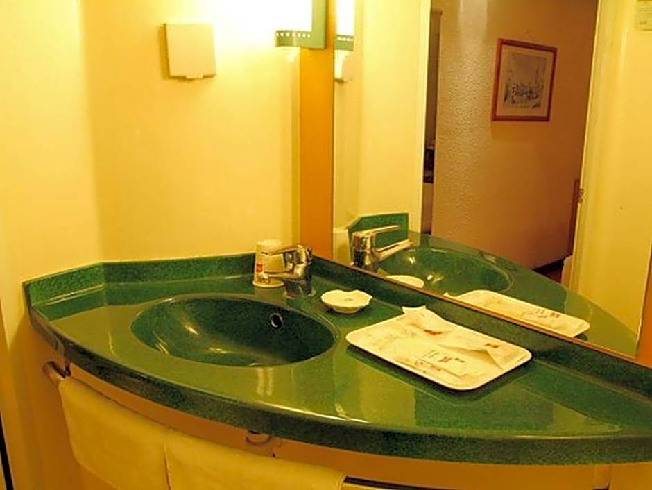 ibis Zhongshan Huangpu