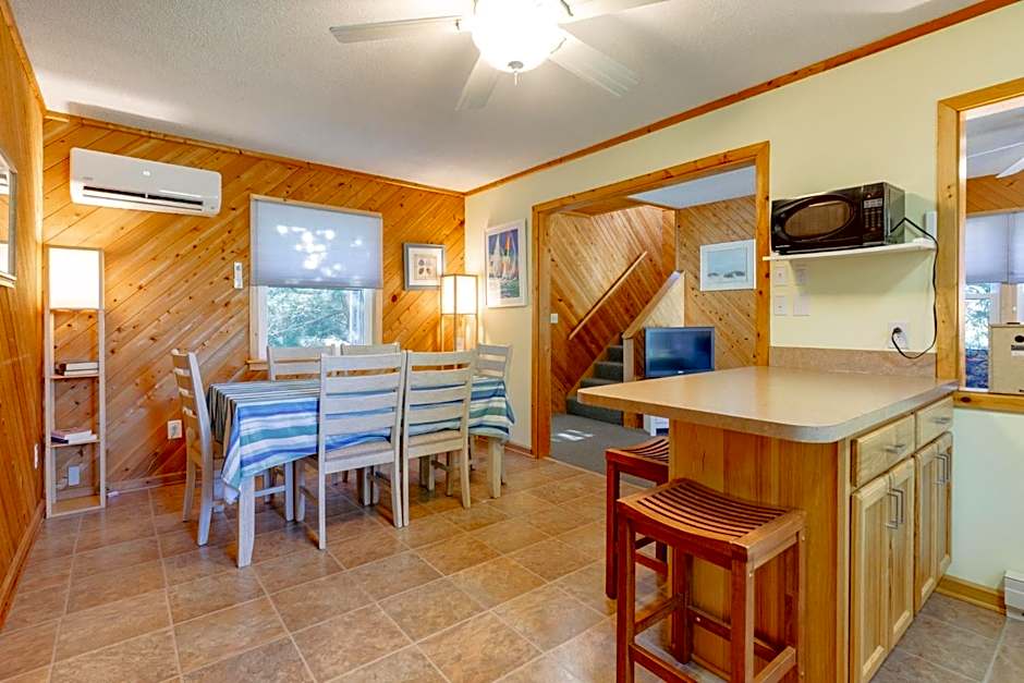The Ocracoke Harbor Inn