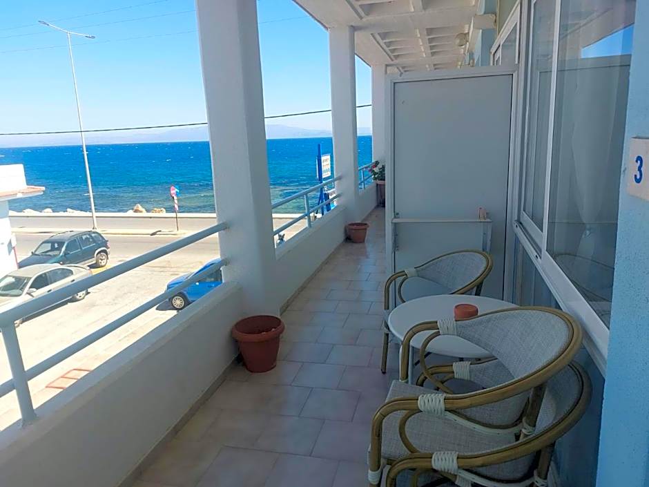 Seafront Studios and Apartments