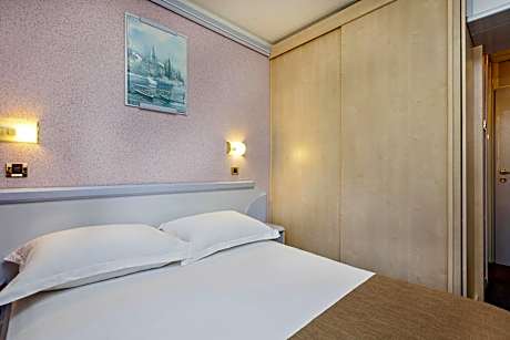 Economy Single Room with French Bed - Park Side
