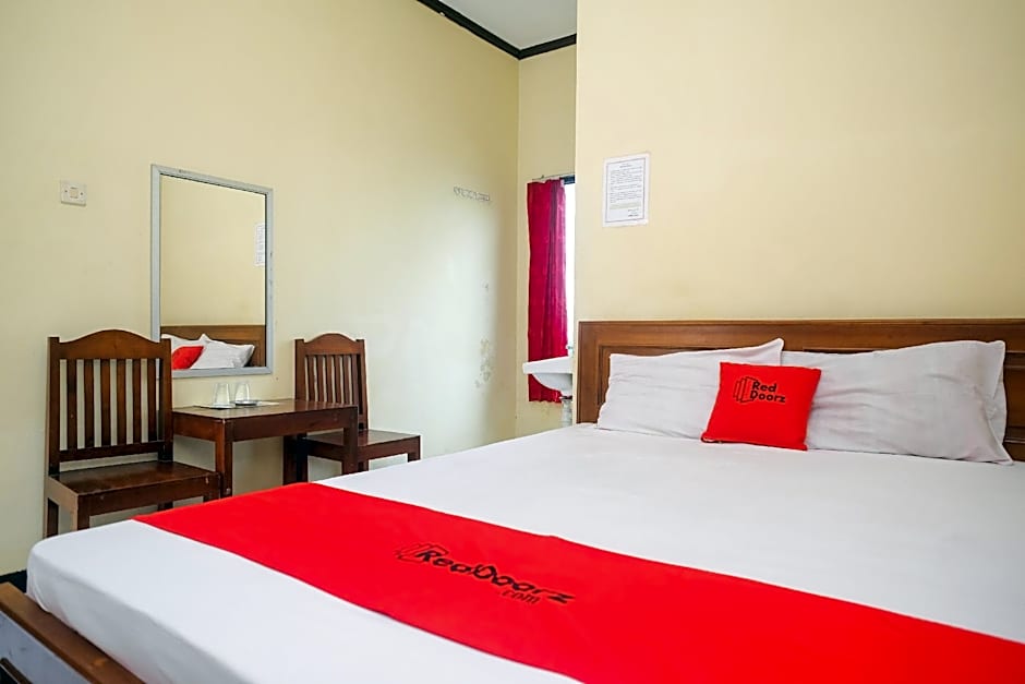 RedDoorz near Candi Sukuh Karanganyar