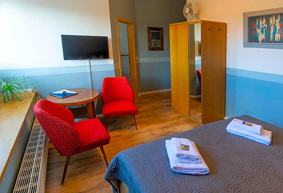 Photo 1 of 3 of Double Room