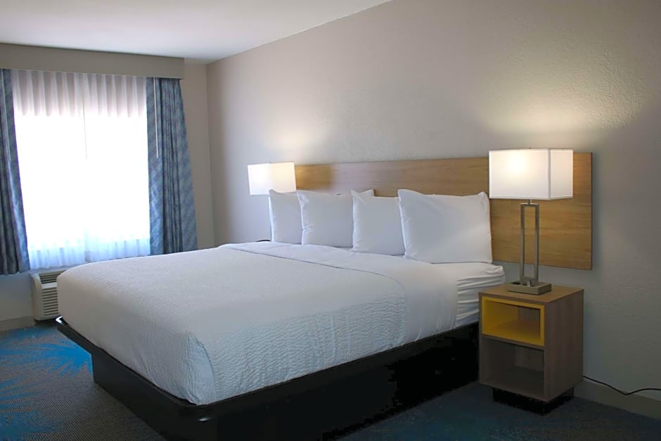 Days Inn by Wyndham Waco University Area