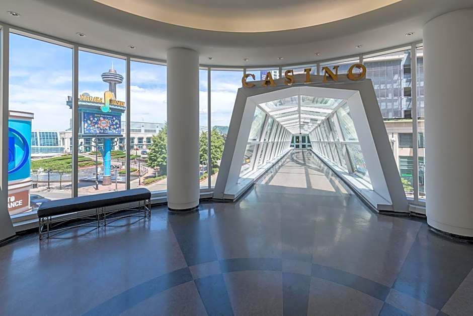 Wyndham Grand Fallsview Hotel