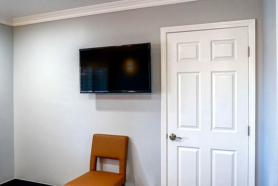 Travelodge Inn & Suites by Wyndham Bell Los Angeles Area