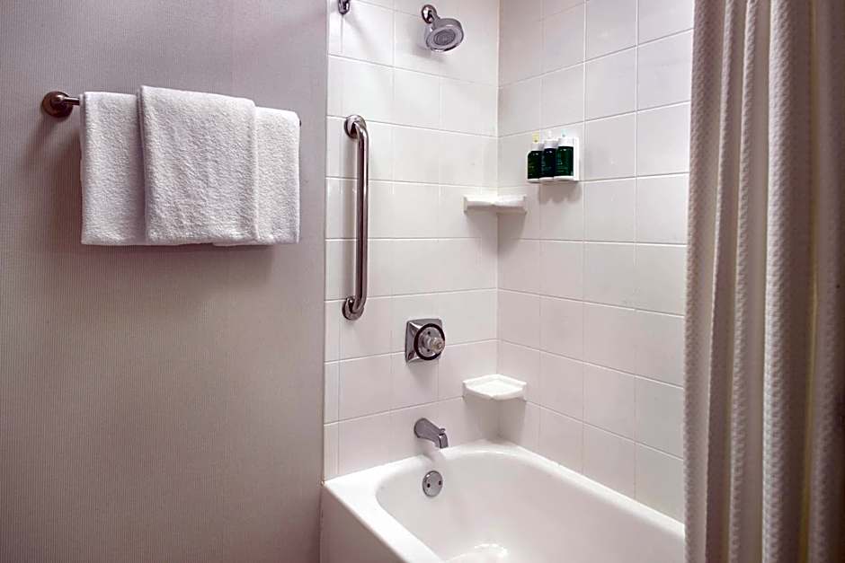 Courtyard by Marriott Fayetteville