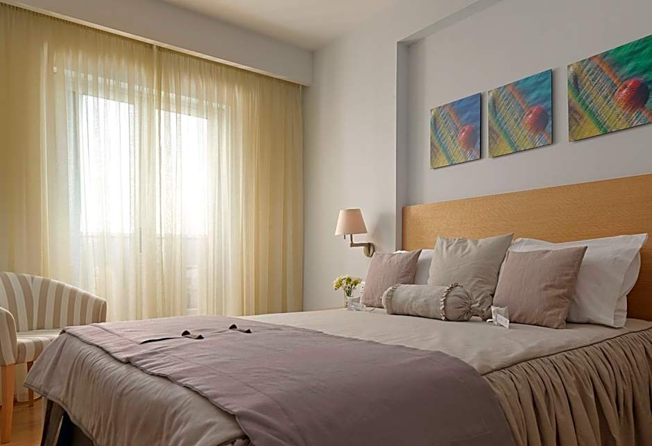 Photo 1 of 4 of Suite