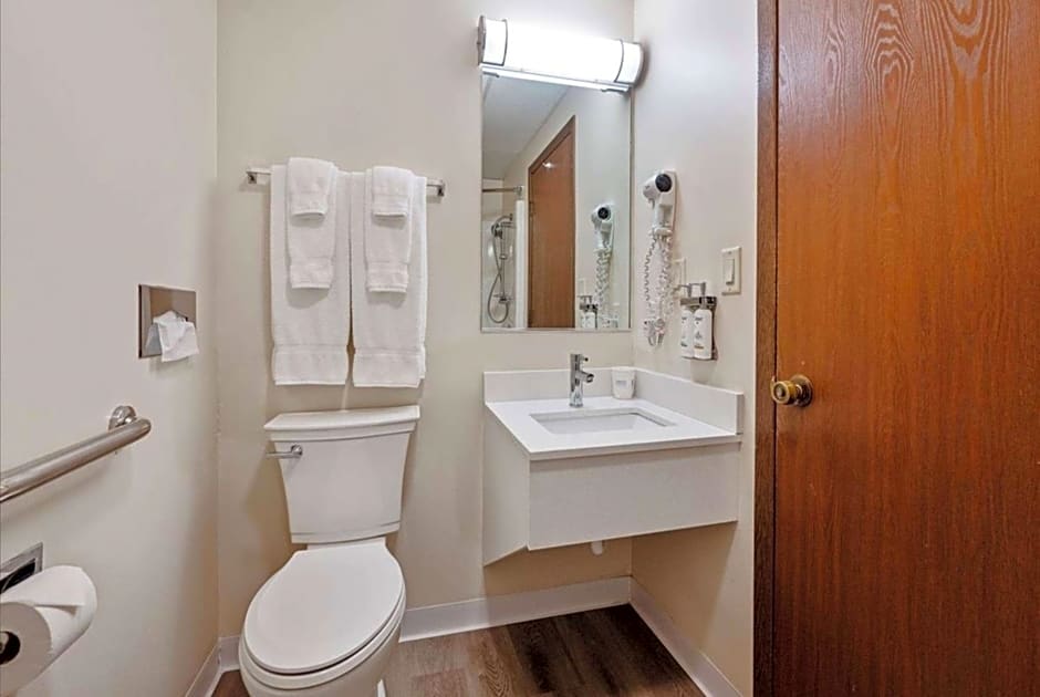 Super 8 by Wyndham Superior WI