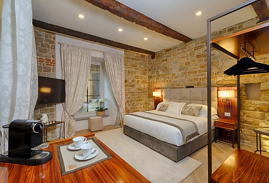 Donati Luxury Tower Suites