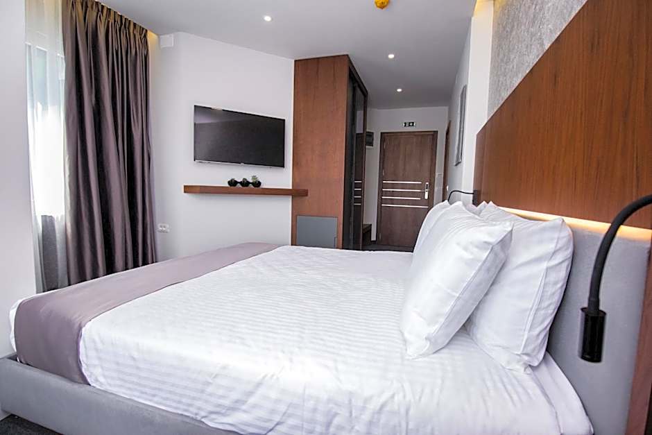 Hotel Bograd - Apartments & Lounge Station