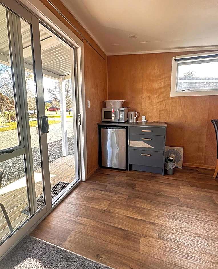 Parklands Motorlodge & Holiday Park