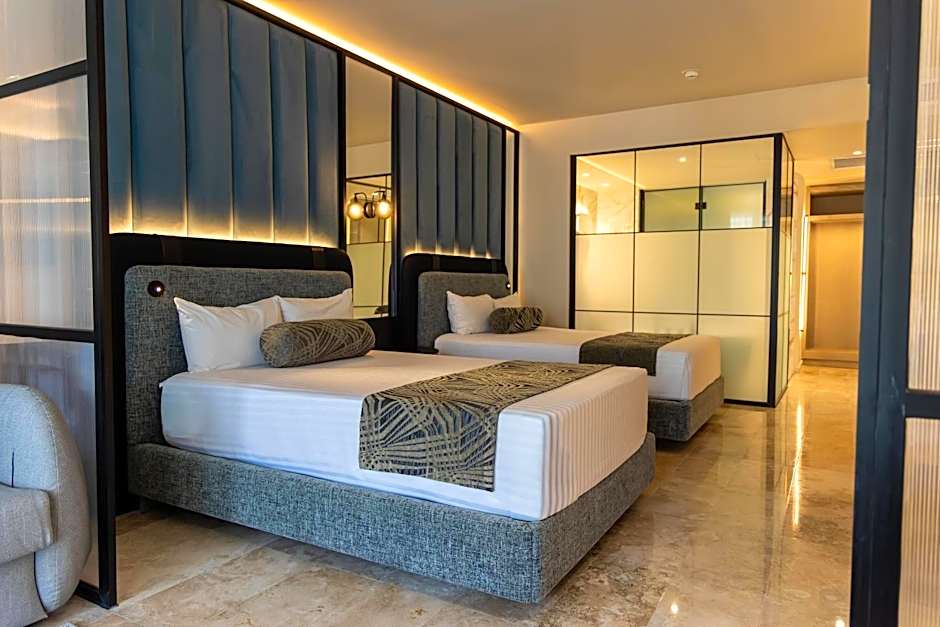 Photo 1 of 9 of Platinum Suite