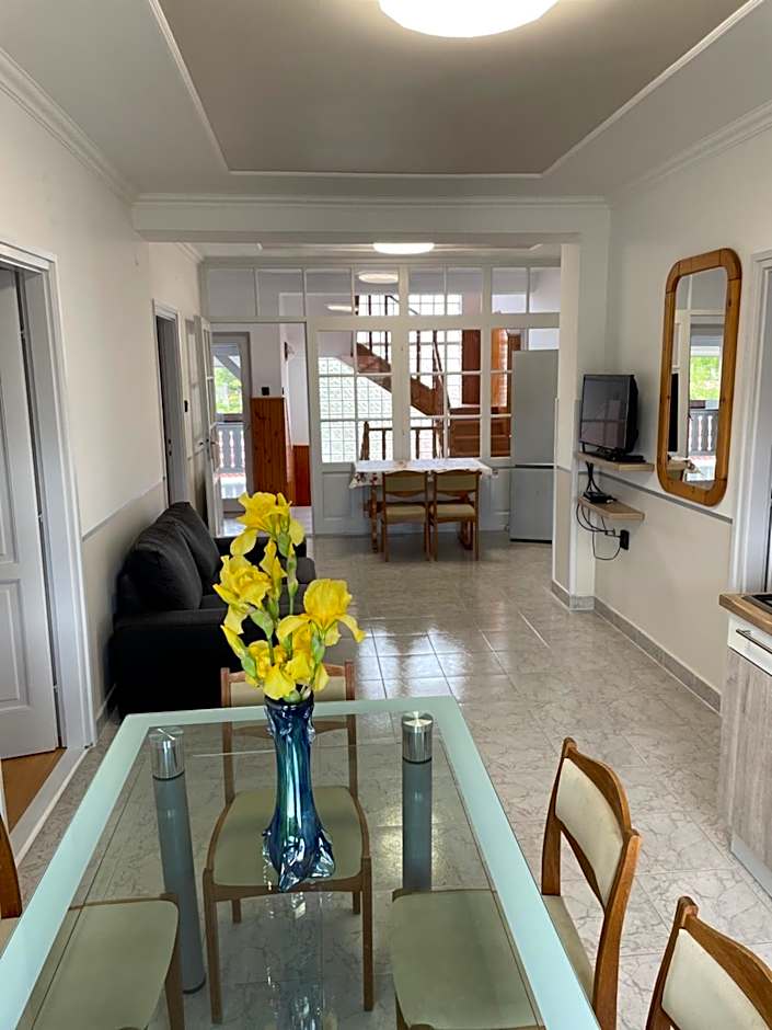 Pingvin Cukrászda Apartman felső szint