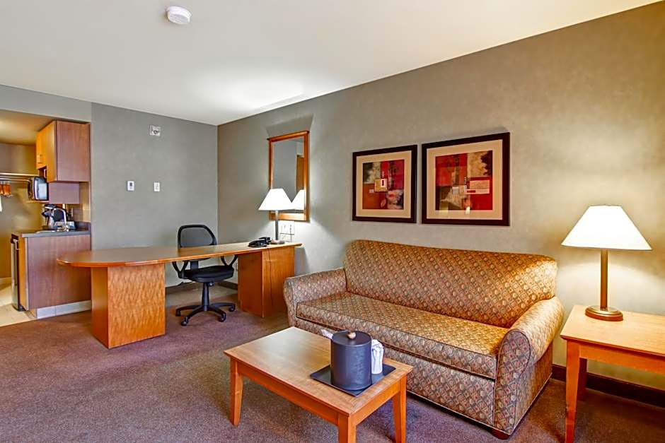 Ramada by Wyndham Ponoka