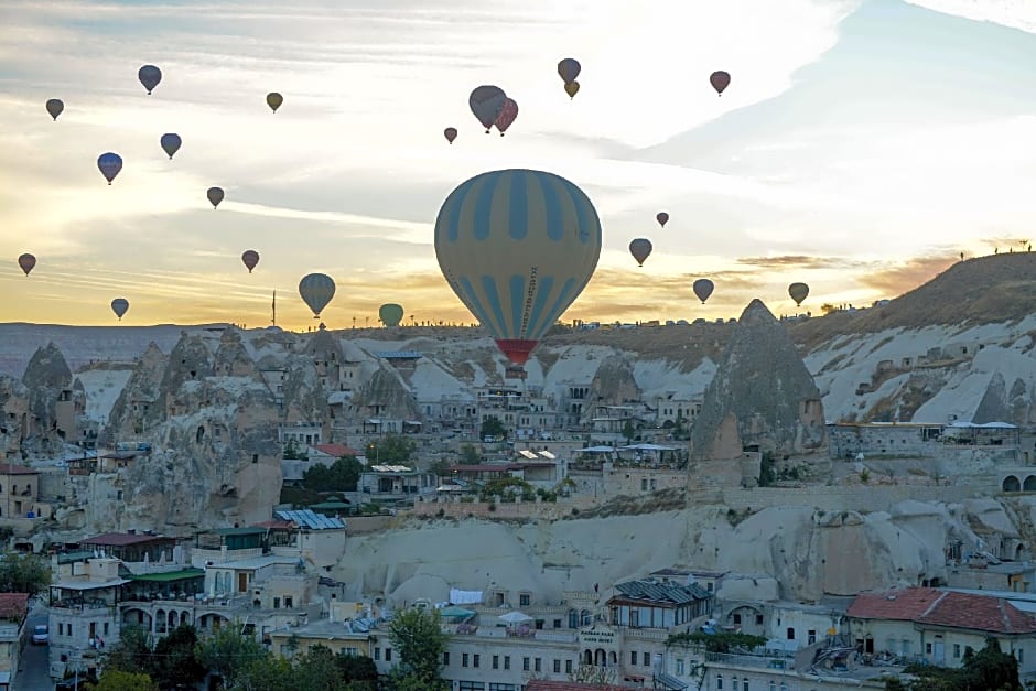 Antique Terrace Suites