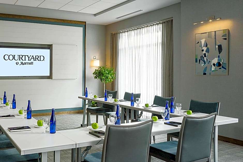 Courtyard by Marriott Burlington Harbor