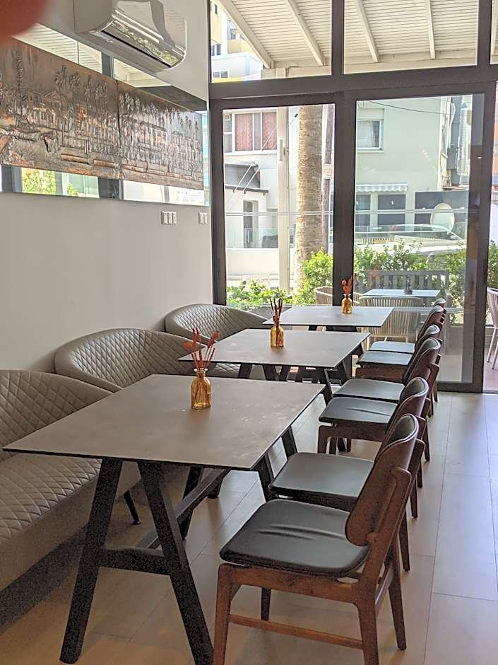 Sunflower Hotel Apts