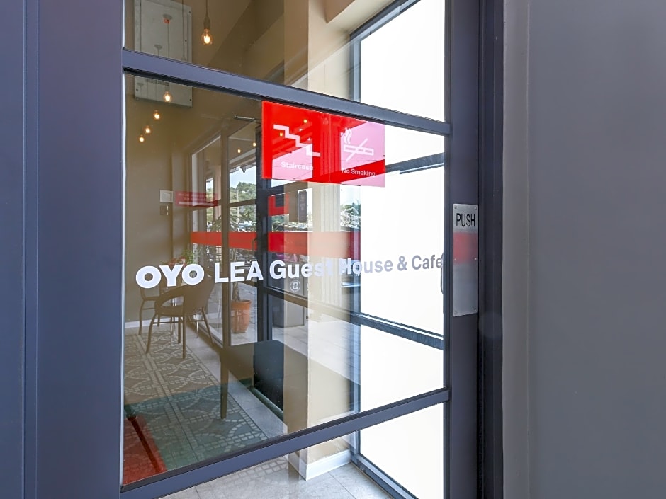 SUPER OYO 1145 Lea Guest House & Cafe