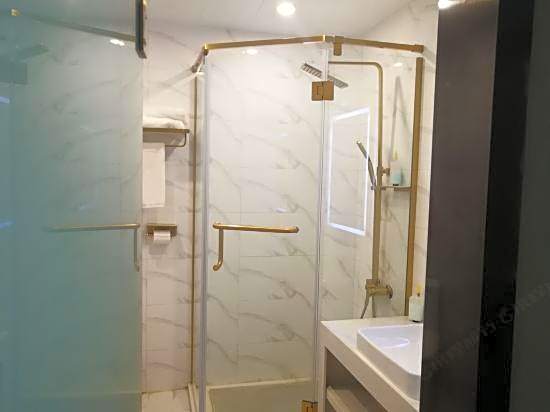 Huatian Inn (Guangzhou Chenjiaci Metro Station)