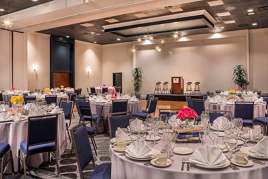 DoubleTree By Hilton Atlanta Windy Hill Ballpark