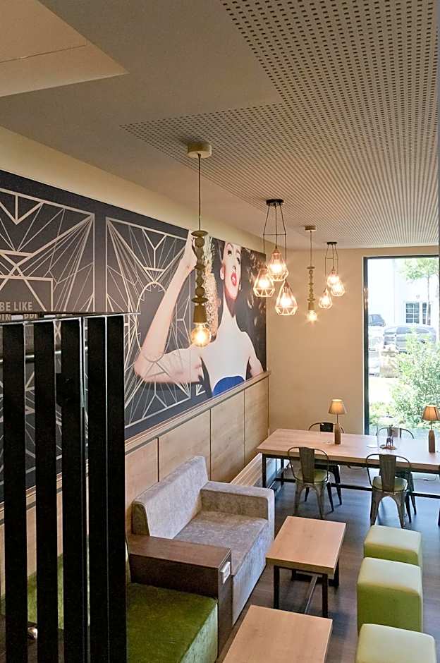 Super 8 by Wyndham Munich City North