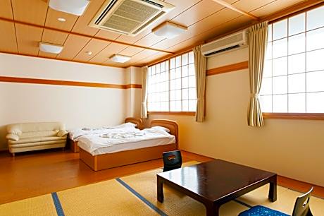 Family Room with Tatami Area and Shared Bathroom