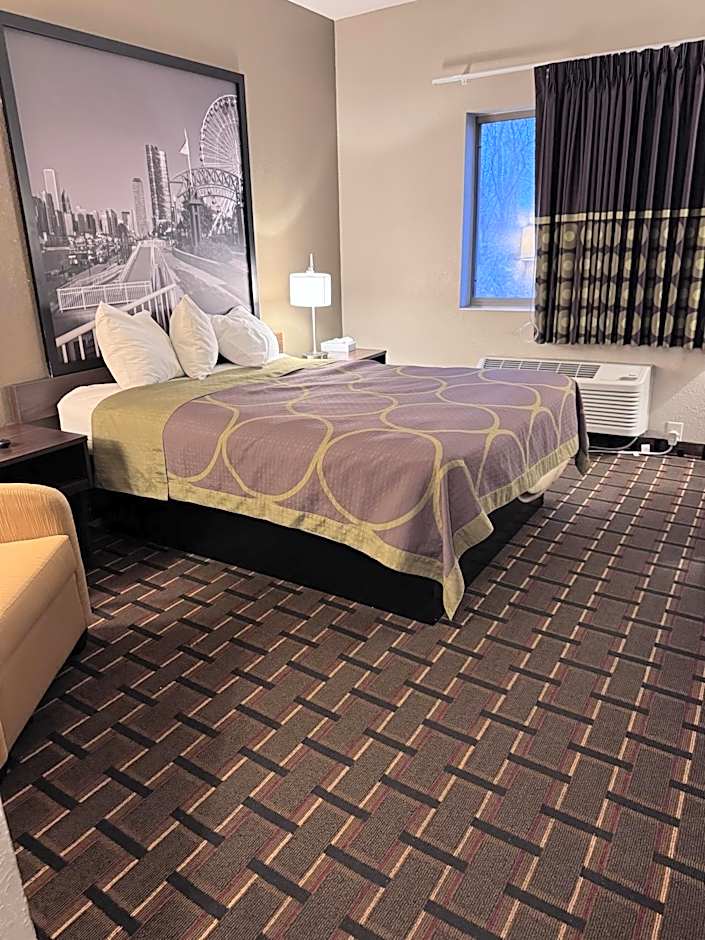 Super 8 by Wyndham Valparaiso