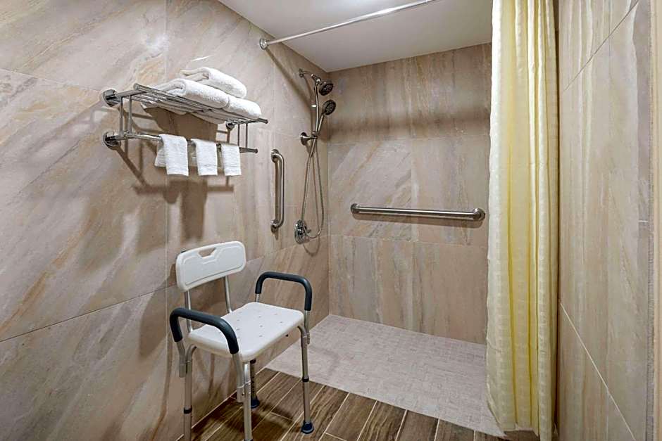 Super 8 by Wyndham McDonough GA