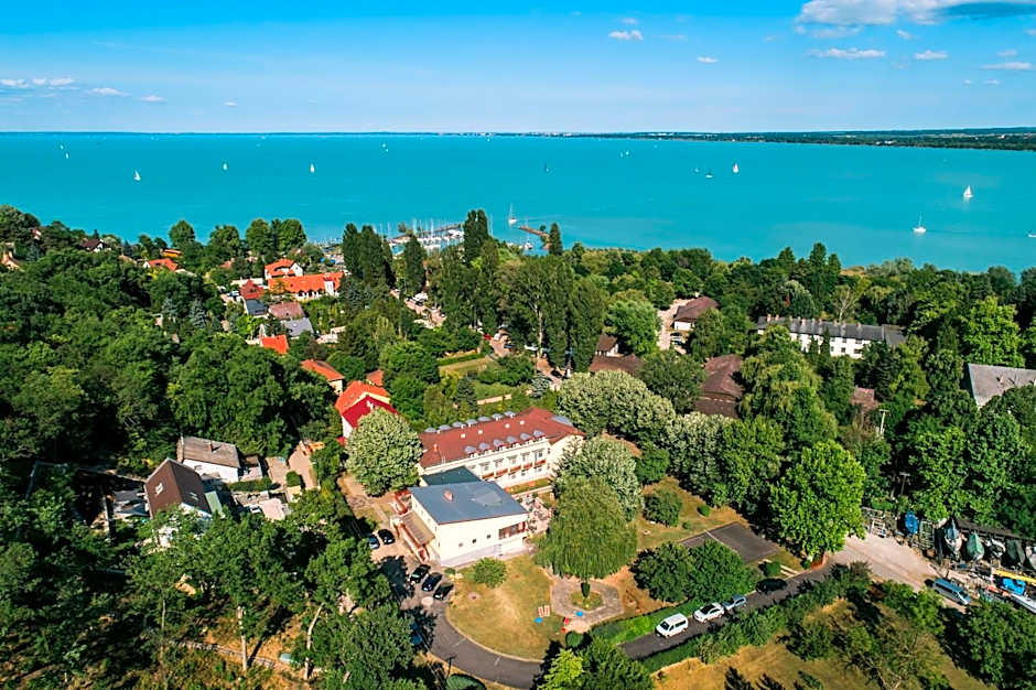 Hello Balcsi Apartmanház