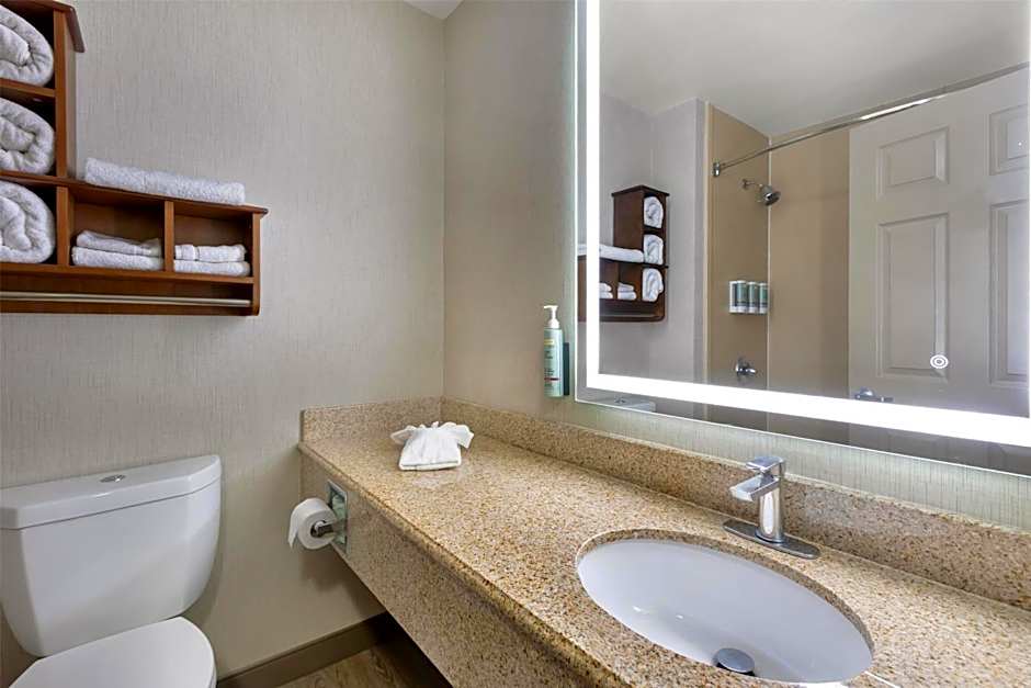 Best Western Cooperstown Inn & Suites