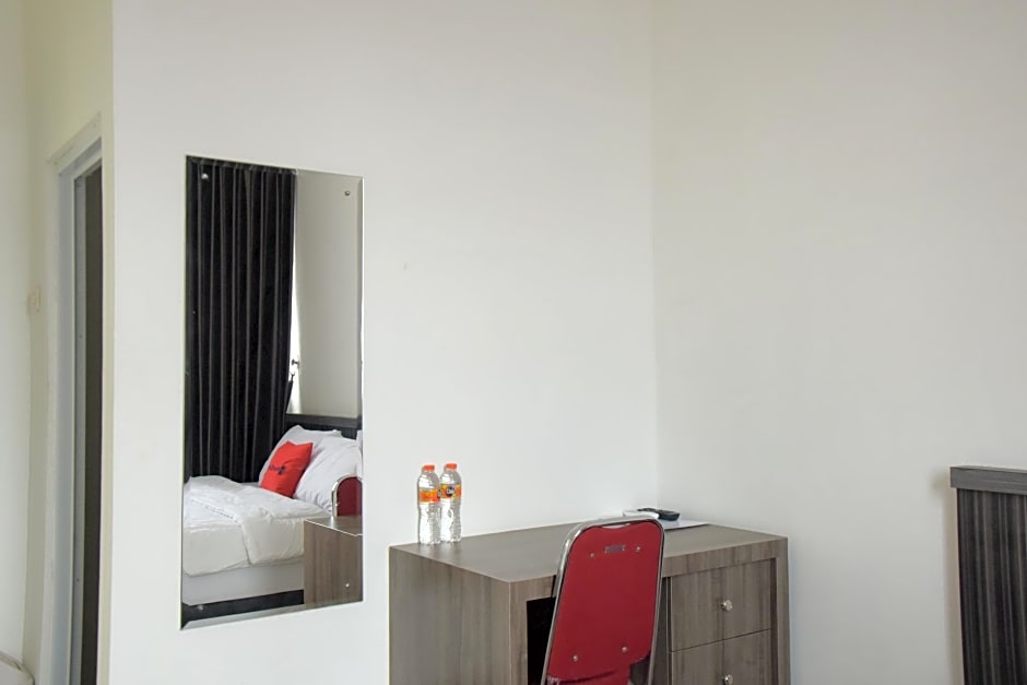 RedDoorz near GOR Satria Purwokerto