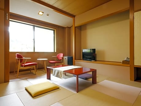 Japanese Style Room with Shared Bathroom and Toilet 1