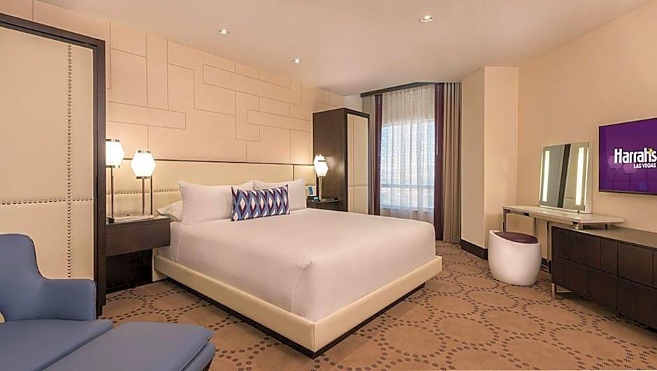 Photo 1 of 5 of Deluxe 1 King Bed, Hearing Accessible