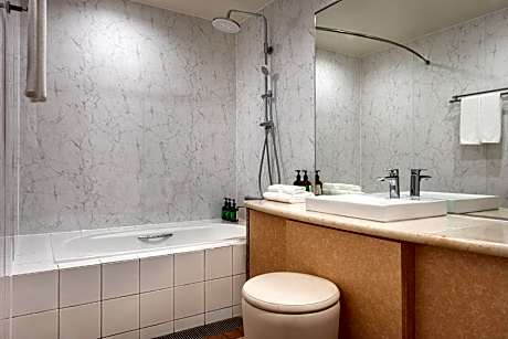 Junior Twin Suite