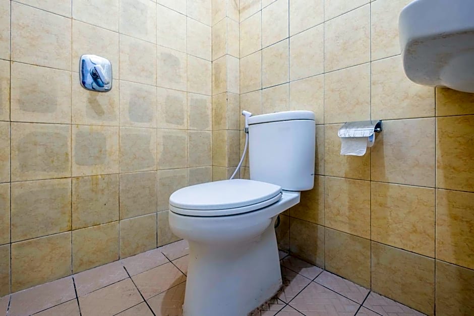 OYO 1568 Stasiun Ka Cirebon Guest House