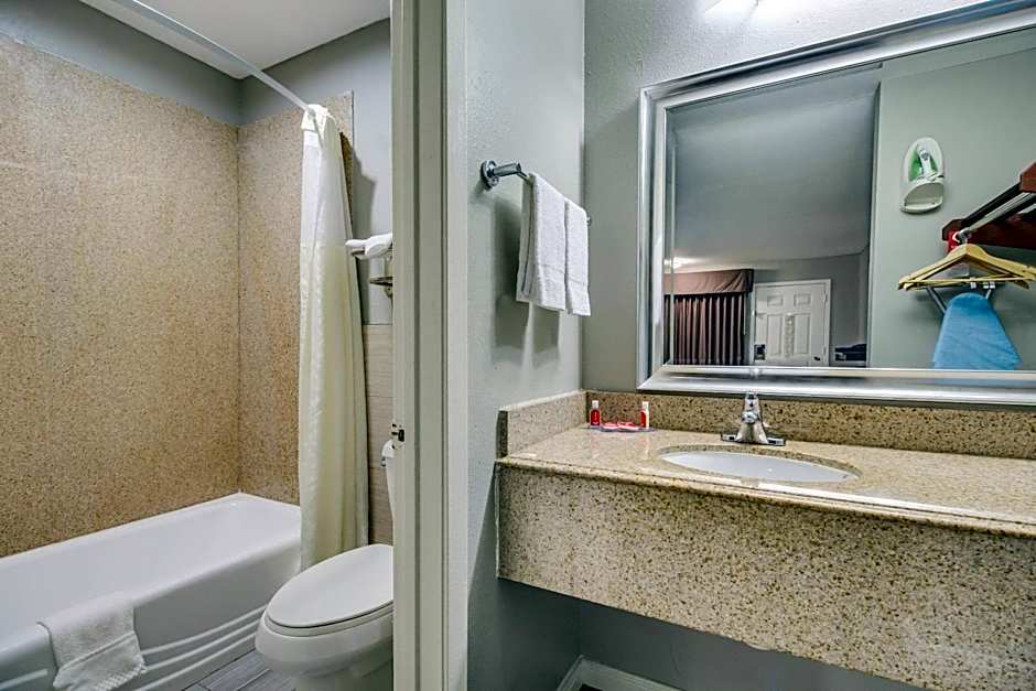 Econo Lodge Houston Brookhollow